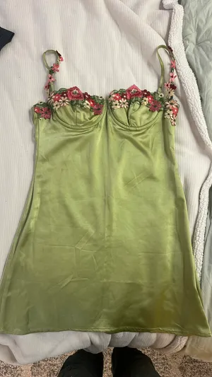 Dress thumbnail 1