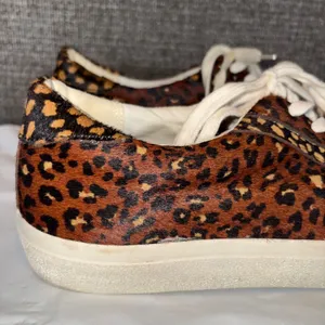 Madewell Sidewalk Low Top Sneakers Womens 9 Leopard Calf Hair Brown Mob Wife thumbnail 2