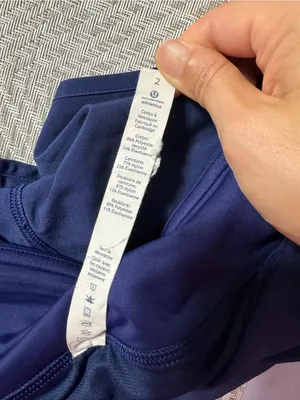 Lululemon Athletica Navy Blue Workout Athletic Shorts Size 2 thumbnail 5