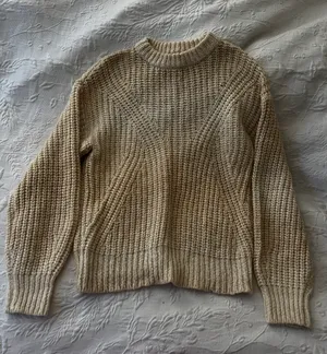Sweater thumbnail 1