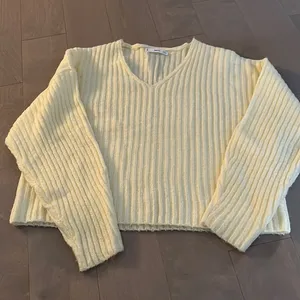 Mango New without tags pale yellow sweater size med thumbnail 1
