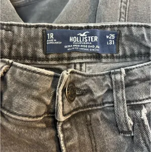 Hollister High-Rise Jeans thumbnail 4