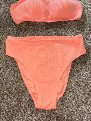 Victoria’s Secret Coral Textured Bikini Set L/XL thumbnail 3