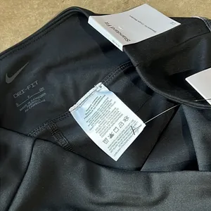Nike Women's 15" Dri-FIT Advantage Golf/tennis/pickel ball Skort B22‎ thumbnail 8