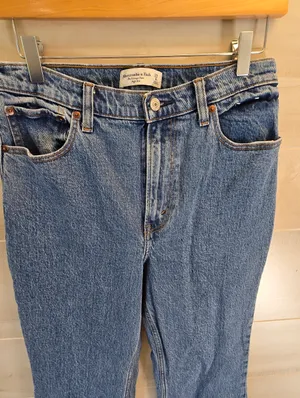 {29/8} Abercrombie & Fitch The Vintage Flare High Rise Dark Blue Jeans thumbnail 4