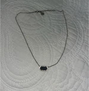 Elisa Kendra Scott Necklace thumbnail 2