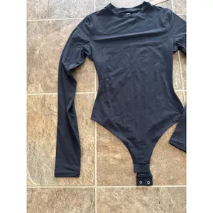 Skims Fits Everybody Long Sleeve Crewneck Bodysuit Onyx Size XS thumbnail 7