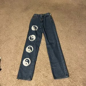 Eco yin and yang 90s boyfriend jeans never worn thumbnail 3