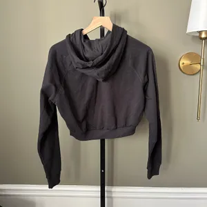 Gymshark Training Black Cropped Hoodie Sweater Size Medium Womens thumbnail 5