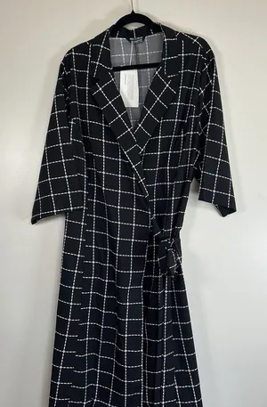 Bloomchic NWT Black White Wrap Dress Women Size‎ 18-20 thumbnail 1