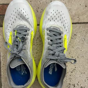 EUC Brooks Hyperion Elite 2 Running shoes size 6.5 thumbnail 4