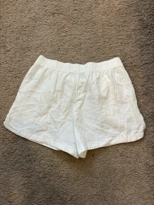 Old Navy High-Waisted Linen Shorts thumbnail 3