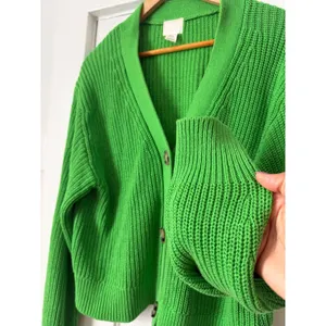 H&M Women Green Ribbed Knit V-Neck Cropped Cardigan Sweater Button Front Small thumbnail 7