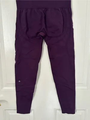 Halara OneForm Seamless Flow Mid Rise Tummy Control Butt Lifting 7/8 Leggings thumbnail 12