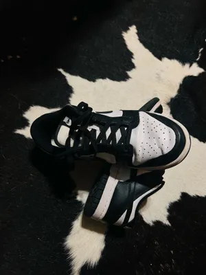 Nike Tennis Shoes thumbnail 2