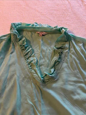 crown & ivy Mint Green Ruffle V-Neck Tunic thumbnail 4