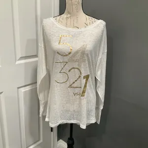Victorias Secret And‎ Pink Shirt Bundle thumbnail 4