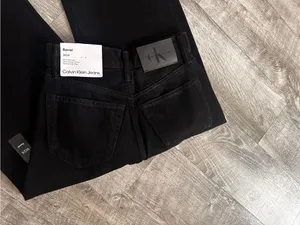 NWT Calvin Klein Barrel Fit High Waisted Jeans Size W24 thumbnail 3