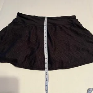 Kyodan‎ black active skorts. Size medium. Preowned in good condition thumbnail 5
