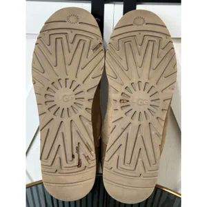 UGG Bethany Women's Boots Size 9 Brown Suede Sheepskin Lace Up Ankle Boots thumbnail 13