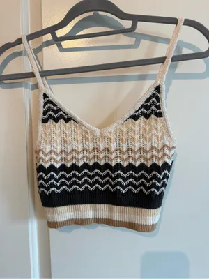 American Eagle Neutral Chevron Knit Cropped Tank Size Small thumbnail 2