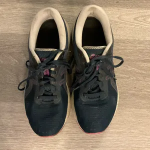 ASICS Gel-Excite 8 Women’s Running Shoes Size 10 Navy Blue Purple 1012A724 used thumbnail 2