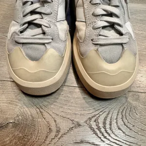 New Balance CT302 White Womens 7 or Mens‎ 5.5 Fashion Sneakers Athletic Shoes thumbnail 2