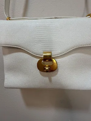 Chic de Paris Structured Textured Gold Toned Hardware Vintage Shoulder Bag thumbnail 14