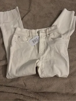Showpo ELIZENA JEANS Mid Rise Step Hem Cropped Denim Jeans In Ecru size 4 thumbnail 4