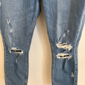 Abercrombie & Fitch The Mom High Rise Curve Love Distressed Jeans 26 2 thumbnail 5