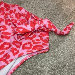Dokotoo kiss high waisted swim bottoms size Medium hot pink kisses thumbnail 3