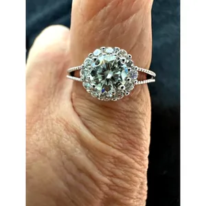 1 carat Moissanite Round Cut Ring with Accents Size 8 thumbnail 15