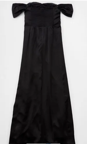 AE Exclusive Satin Sweetheart Off-the-Shoulder Maxi Dress thumbnail 5