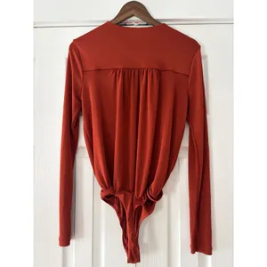 Intimately‎ Free People Rust Orange Deep V Long Sleeve Draped Bodice Bodysuit L thumbnail 3