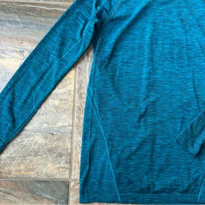 H&M Sport Large Teal Seamless Long Sleeve Activewear Workout Top Athleisure thumbnail 3