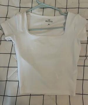 Hollister white tee thumbnail 1