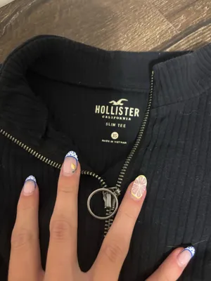 Hollister Crop Top Quarter-Zip thumbnail 2