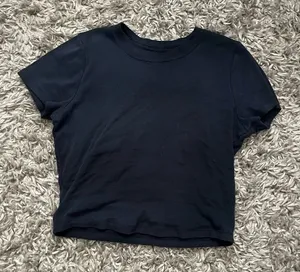 Hollister navy baby tee size small thumbnail 1
