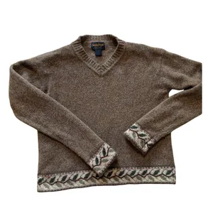 Vintage Woolrich Women's S 100% Wool V-Neck Sweater Made in Japan Floral Trim thumbnail 7