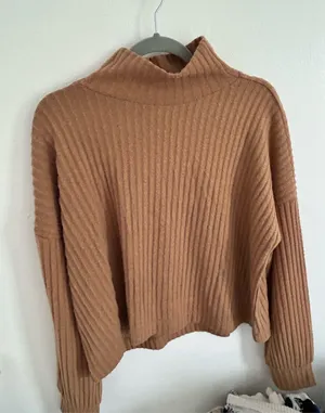 Versona Cropped turtleneck sweater thumbnail 1