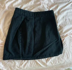 Black Slit Mini Skirt  thumbnail 3