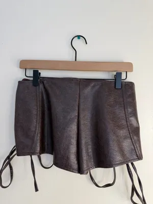 Pretty Little Thing Shorts Brown Size 4 thumbnail 2