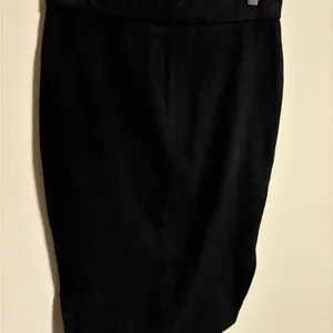 Wilfred Aritzia Vegan Suede Slit Lis Pencil Skirt Black- Size 0 thumbnail 6