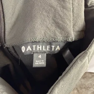 Athleta‎ Wander Slim Straight Crop Pant in Arbor Olive Green Size 4 thumbnail 5