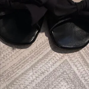 Marc Jacobs Black Leather Ribbon Bow Peep Toe Heels Size 39 1/2 thumbnail 5