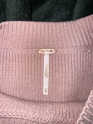 Free people easy street crop pullover in lost petal M thumbnail 3