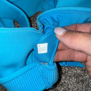 Lululemon AirSupport Bra Women 4 Cyan Blue Excellent High Support C/D LW2DQ8S thumbnail 3
