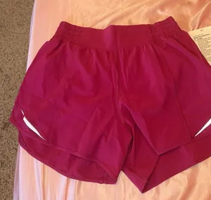 Lululemon Shorts Hotty Hot 4" 4 High-Rise thumbnail 1