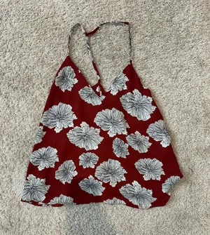Women's Red Floral V-Neck Tank Top thumbnail 1