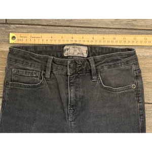 Free People Washed Black Low Rise Flared Jeans Raw Hem‎ Cropped Size 24 Slim Fit thumbnail 7